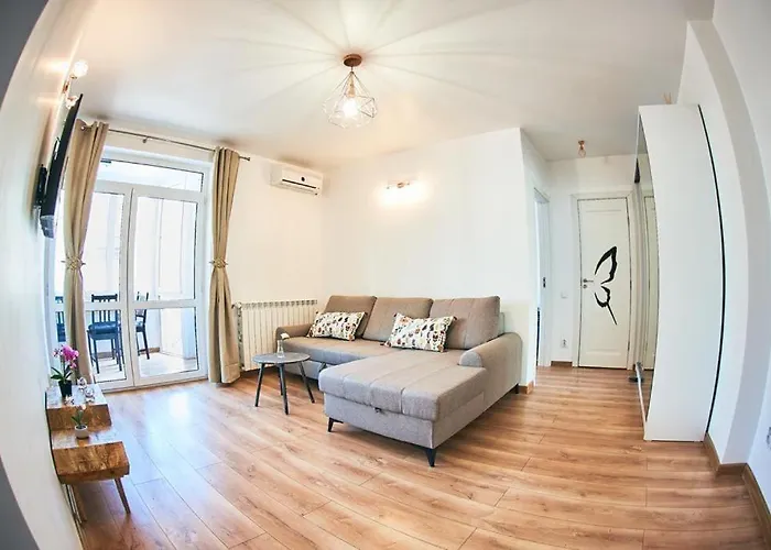 Old Town 2 Beds Panoramic Balcony * Бухарест