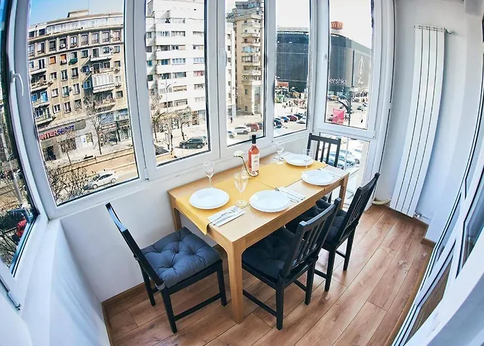 Old Town 2 Beds Panoramic Balcony * Бухарест